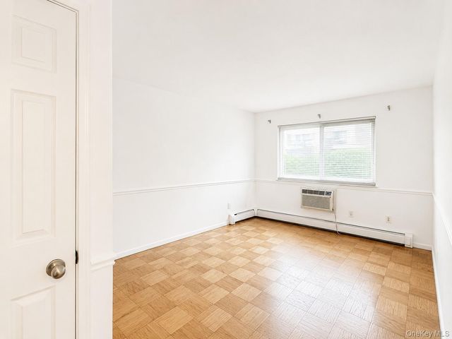 330 Central Park Avenue F8, Scarsdale, NY 10583