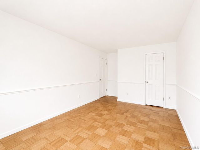 330 Central Park Avenue F8, Scarsdale, NY 10583