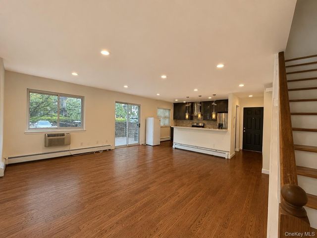 330 Central Park Avenue F8, Scarsdale, NY 10583