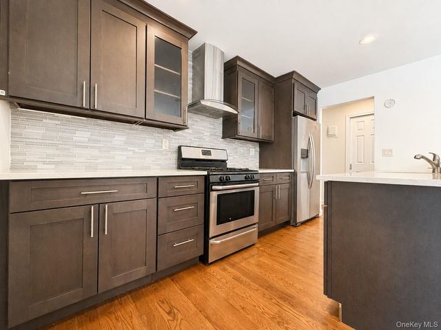 330 Central Park Avenue F8, Scarsdale, NY 10583