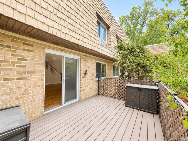 330 Central Park Avenue F8, Scarsdale, NY 10583