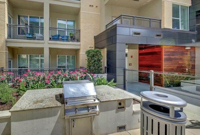 2111 Westheimer Rd Road 1401, Houston, TX 77098