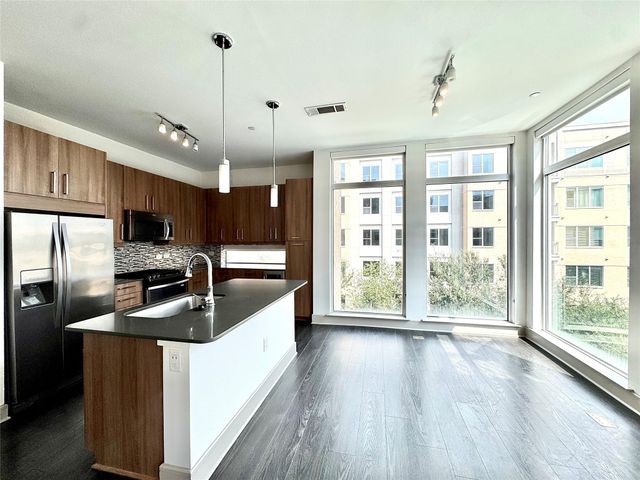 2111 Westheimer Rd Road 1401, Houston, TX 77098