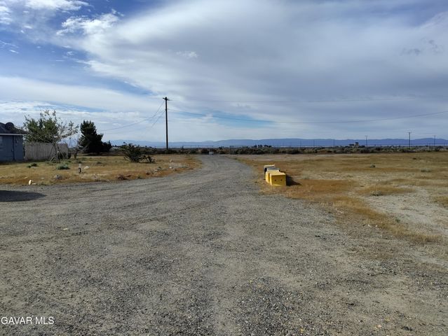 4987 Elder Avenue, Rosamond, CA 93560