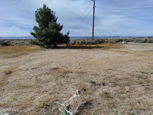 4987 Elder Avenue, Rosamond, CA 93560