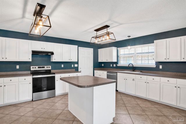 7604 Brewster St, Navarre, FL 32566