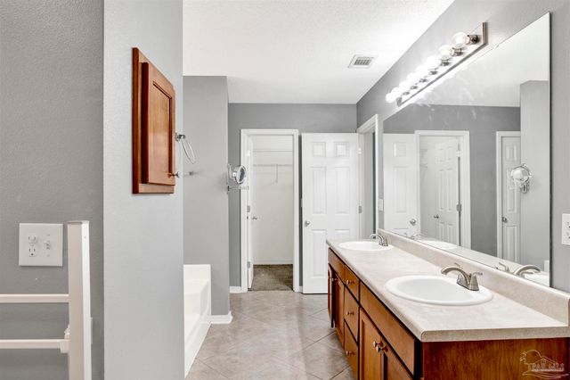 7604 Brewster St, Navarre, FL 32566