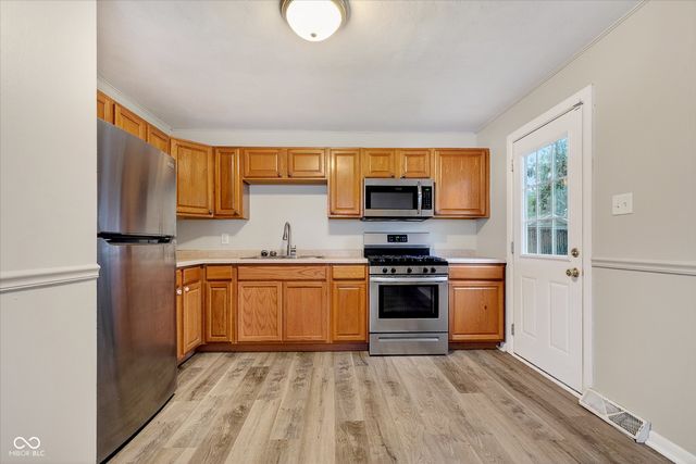 307 Crestview Court, Chesterfield, IN 46017
