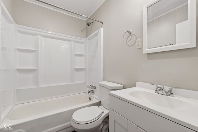 307 Crestview Court, Chesterfield, IN 46017
