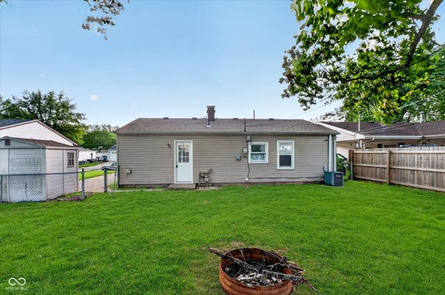 307 Crestview Court, Chesterfield, IN 46017