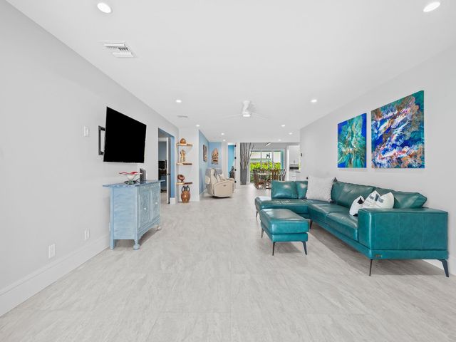 2754 NE 31st Court, Lighthouse Point, FL 33064