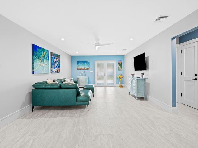 2754 NE 31st Court, Lighthouse Point, FL 33064