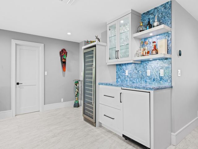 2754 NE 31st Court, Lighthouse Point, FL 33064