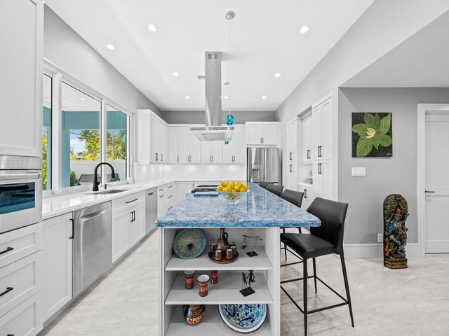 2754 NE 31st Court, Lighthouse Point, FL 33064