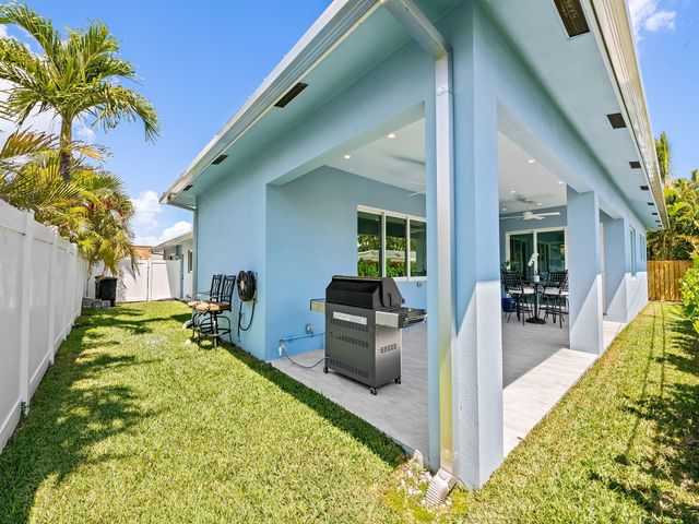 2754 NE 31st Court, Lighthouse Point, FL 33064