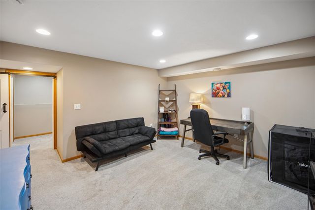 1710 3rd Avenue SE, Altoona, IA 50009