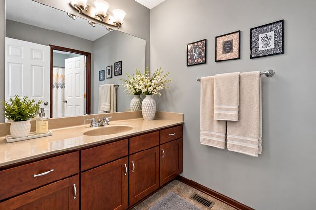 18062 Kindred Court, Lakeville, MN 55044