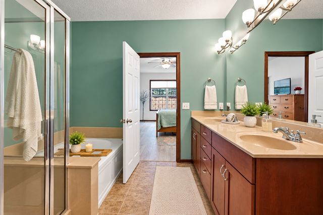 18062 Kindred Court, Lakeville, MN 55044