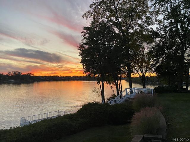 47969 Merle Court, Van Buren Charter Township, MI 48111