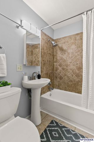 5846 Sahler Street, Omaha, NE 68104