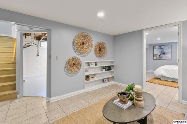 5846 Sahler Street, Omaha, NE 68104