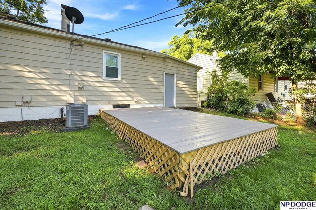 5846 Sahler Street, Omaha, NE 68104