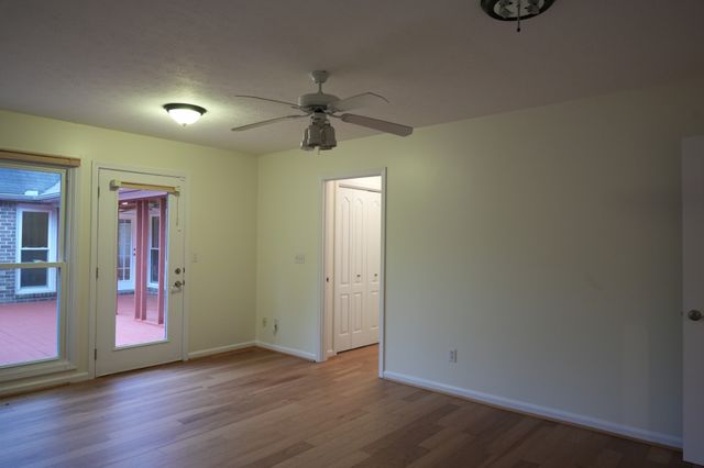 2810 Regenwood Dr, Murfreesboro, TN 37129