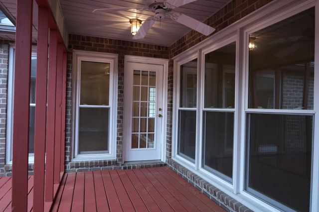 2810 Regenwood Dr, Murfreesboro, TN 37129