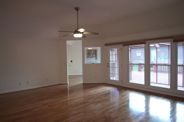 2810 Regenwood Dr, Murfreesboro, TN 37129