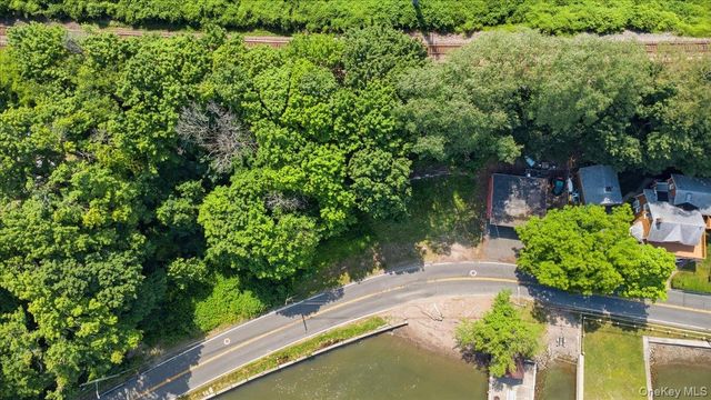 39 Beach Road, Stony Point, NY 10980