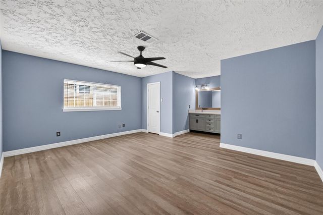 3714 Parkridge Glen Drive, Houston, TX 77082