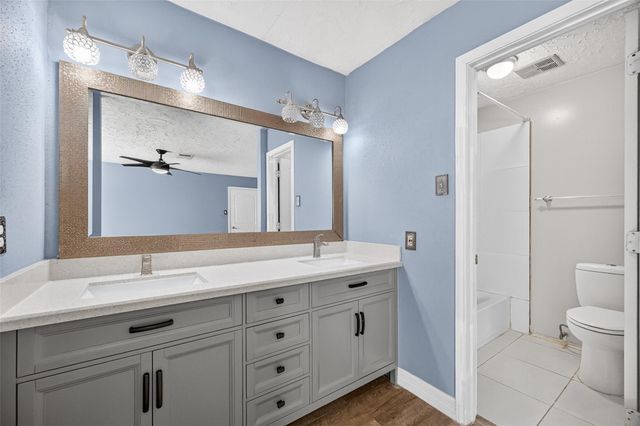 3714 Parkridge Glen Drive, Houston, TX 77082