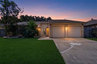 3714 Parkridge Glen Drive, Houston, TX 77082