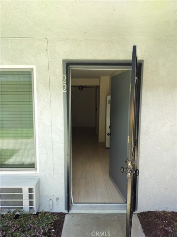 2890 E Artesia 22, Long Beach, CA 90805