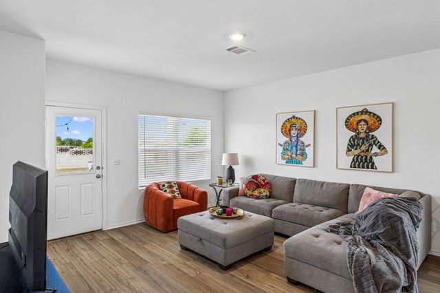 430 Buenos Aires, Kyle, TX 78640