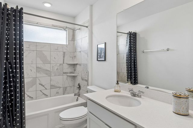 430 Buenos Aires, Kyle, TX 78640