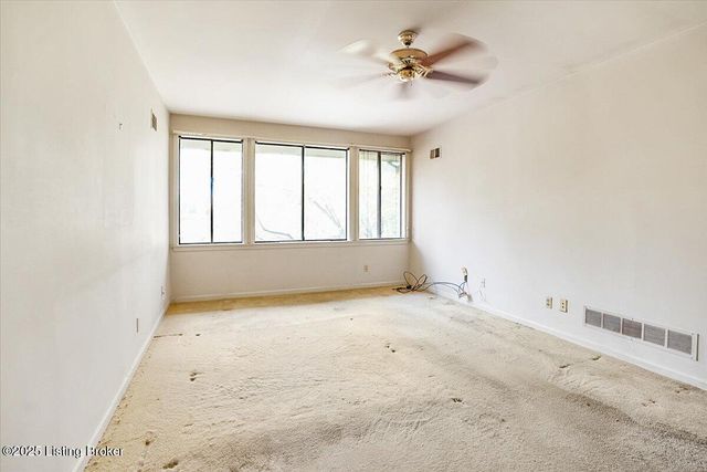 2500 Glenmary Ave APT 303, Louisville, KY 40204