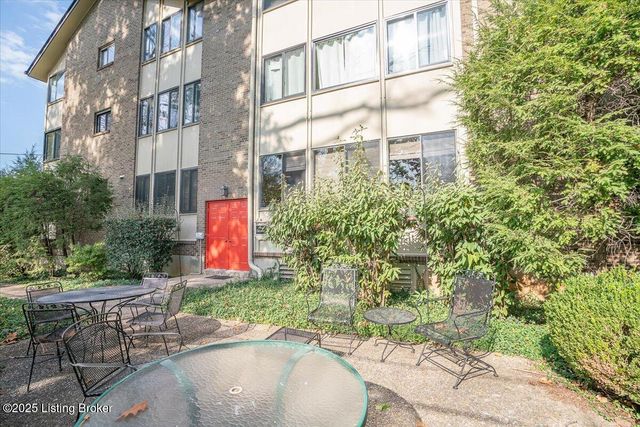 2500 Glenmary Ave APT 303, Louisville, KY 40204