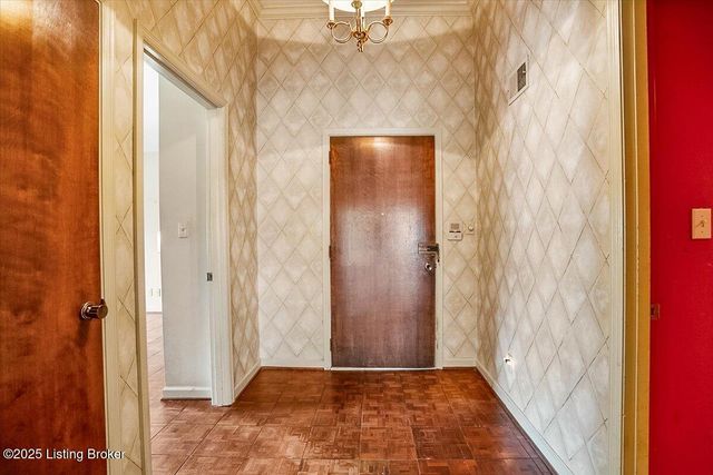2500 Glenmary Ave APT 303, Louisville, KY 40204