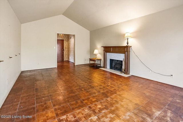 2500 Glenmary Ave APT 303, Louisville, KY 40204