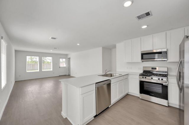 29635 Knollwood Bay Road, Waller, TX 77484