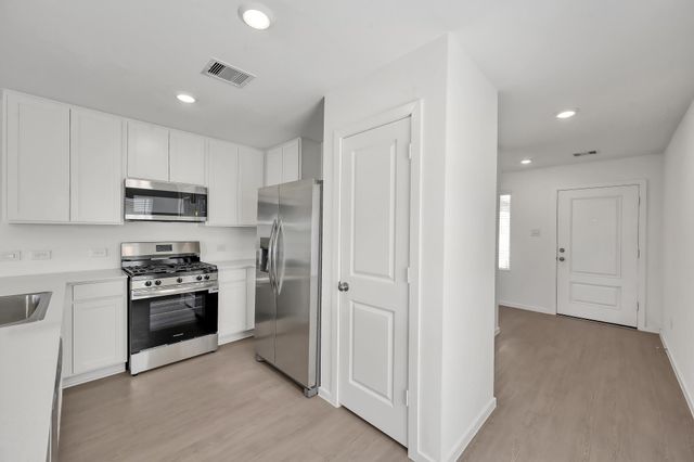 29635 Knollwood Bay Road, Waller, TX 77484