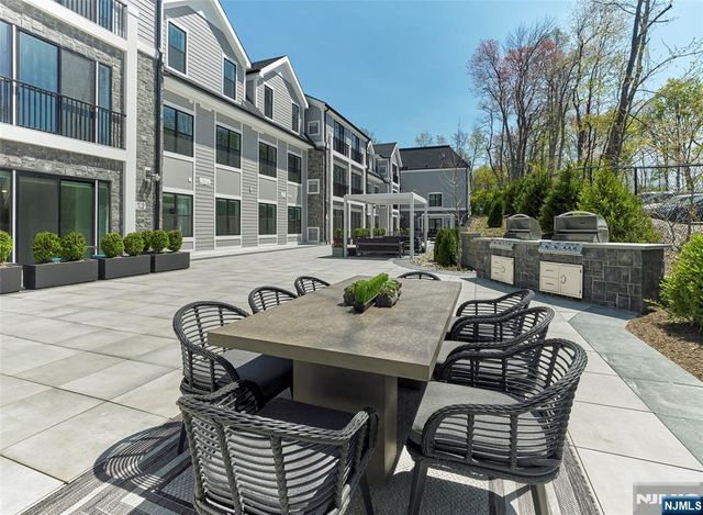 8 Tice Road 312, Franklin Lakes, NJ 07417