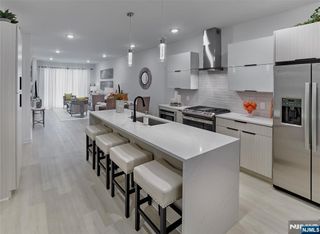 8 Tice Road 312, Franklin Lakes, NJ 07417