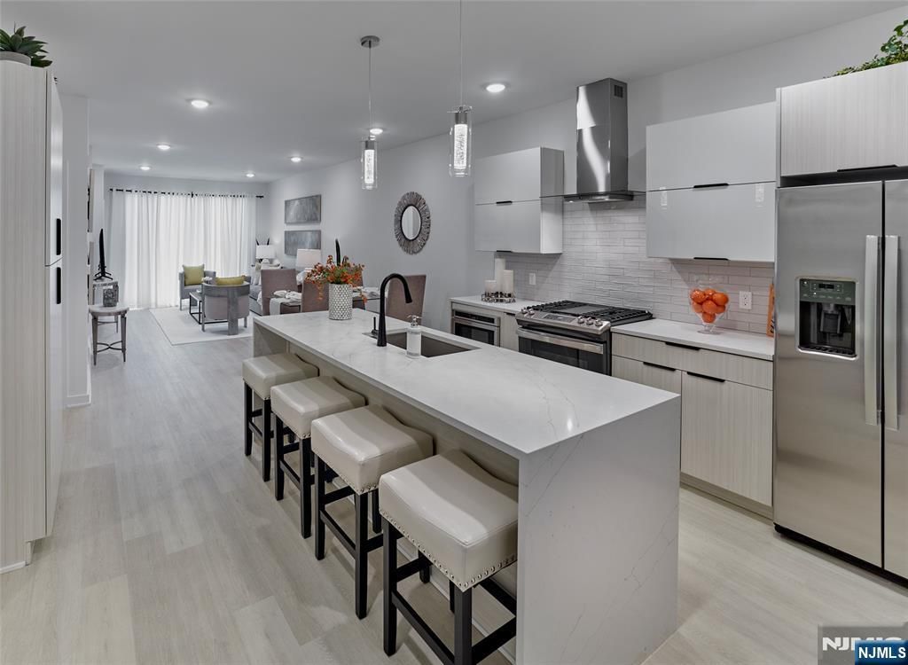 8 Tice Road 312, Franklin Lakes, NJ 07417