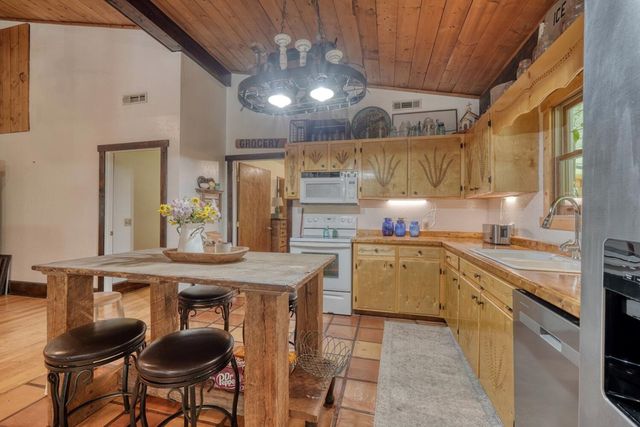 243 Chattahoochee Acres, Cleveland, GA 30528