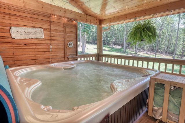 243 Chattahoochee Acres, Cleveland, GA 30528