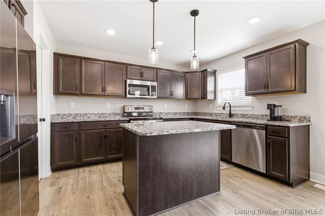 8008 Palermo Trail, Sellersburg, IN 47172