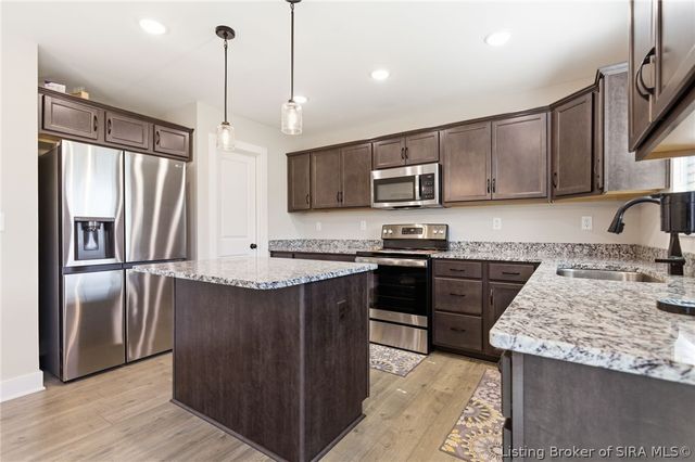 8008 Palermo Trail, Sellersburg, IN 47172