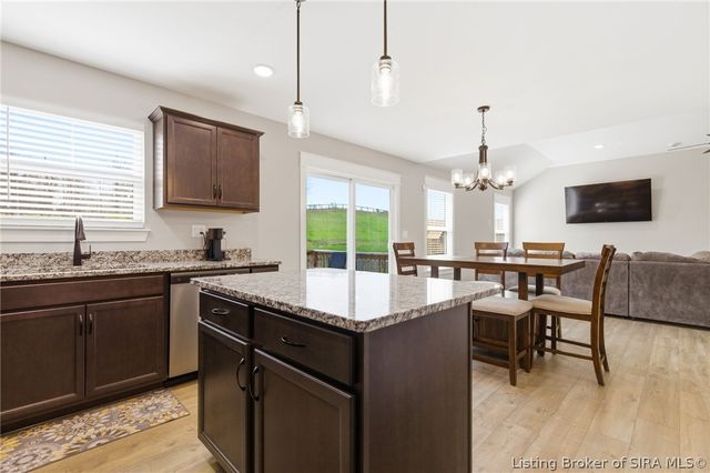 8008 Palermo Trail, Sellersburg, IN 47172